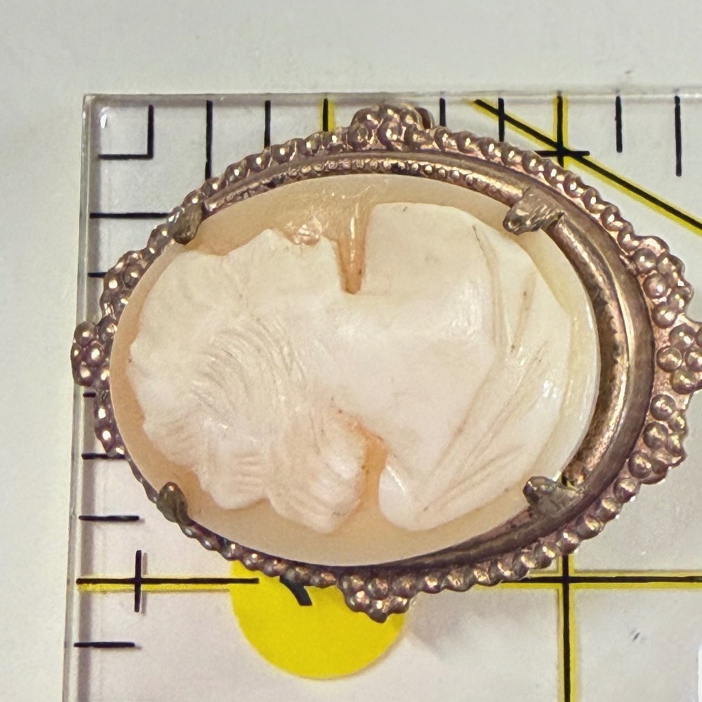 Vintage Gold Tone Shell Style Portrait Cameo Brooch Pin Victorian Style - Picture 5 of 11